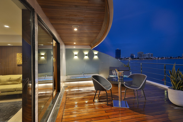 Emerald Waterways - Emerald Harmony - Owners One-Bed Suite _26_.jpg